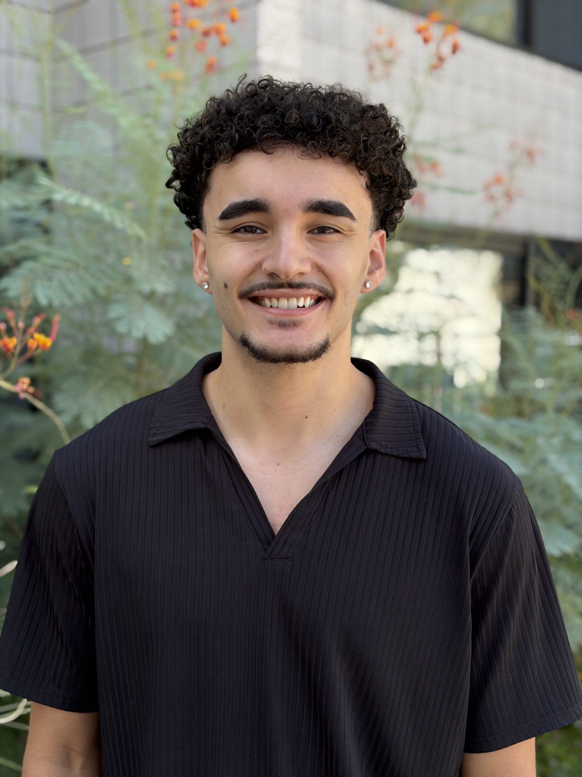 Headshot - Elijah Simmons