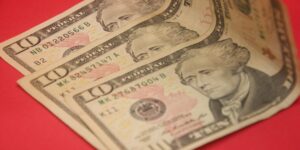 3 ten dollar bills